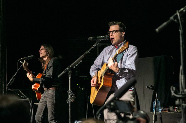 Weezer_acoustic02